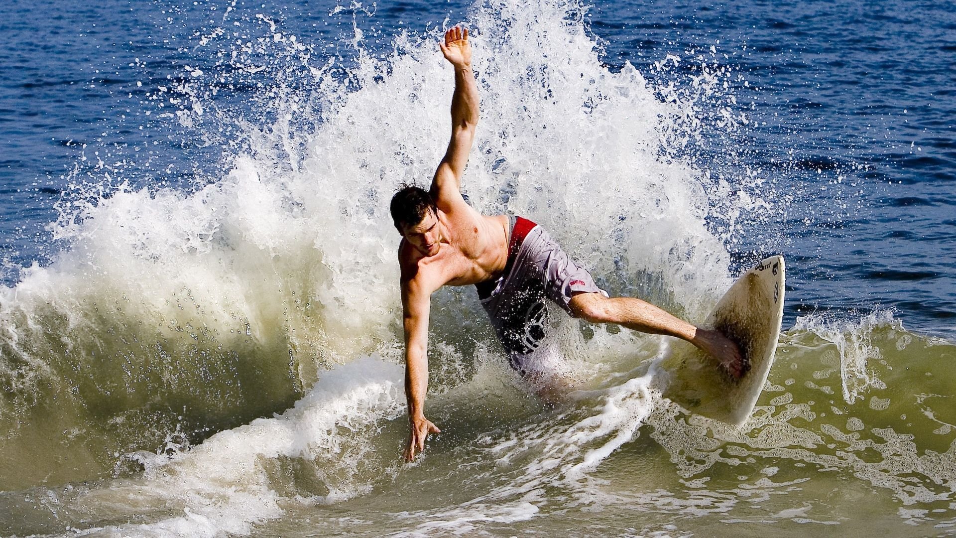 星河与晨露，当贝恩惊艳四座时，勇士正用单节拉开灰熊