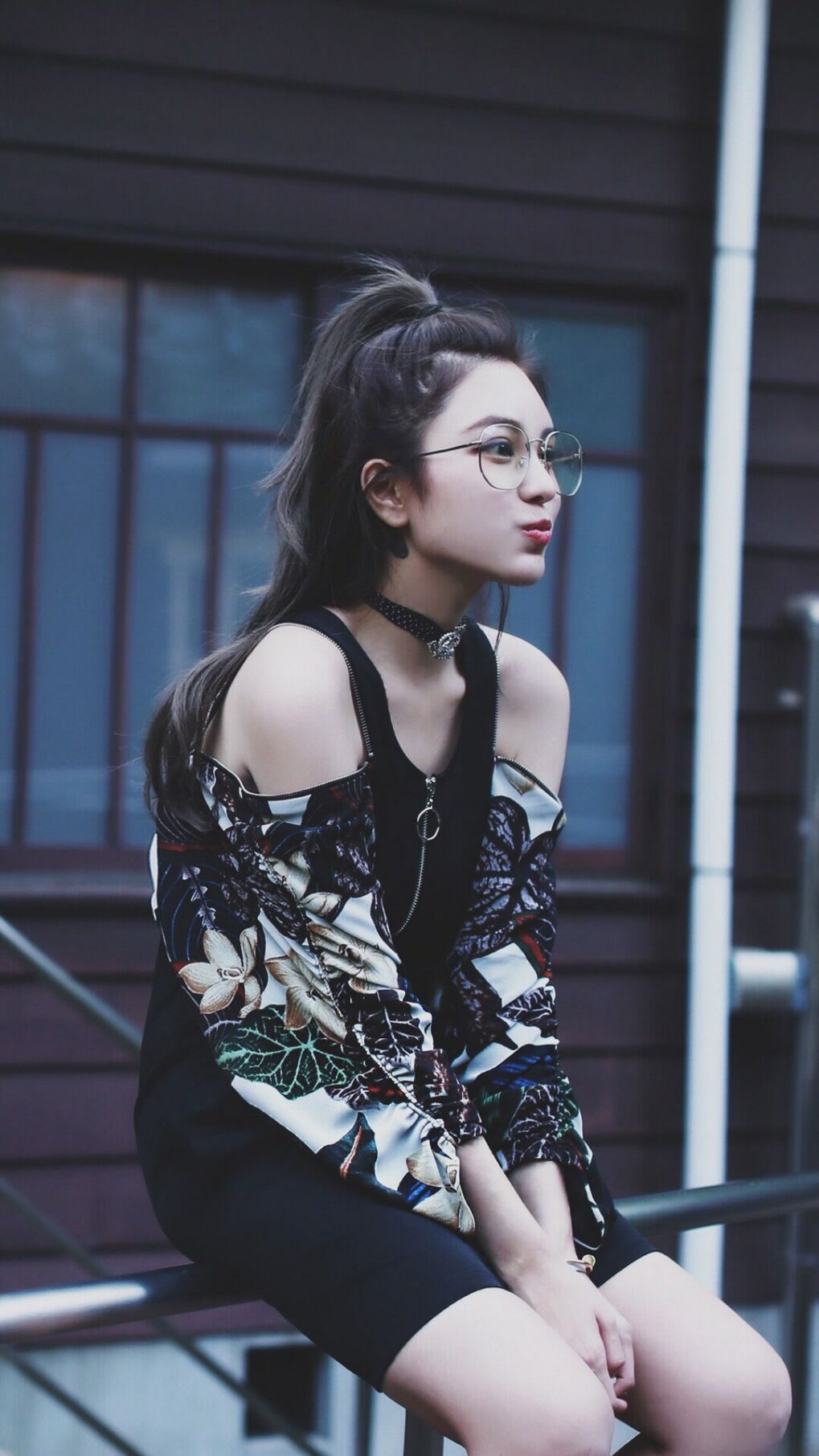 门前立起叹息之墙，非洲雄狮碾压撕裂乌克兰