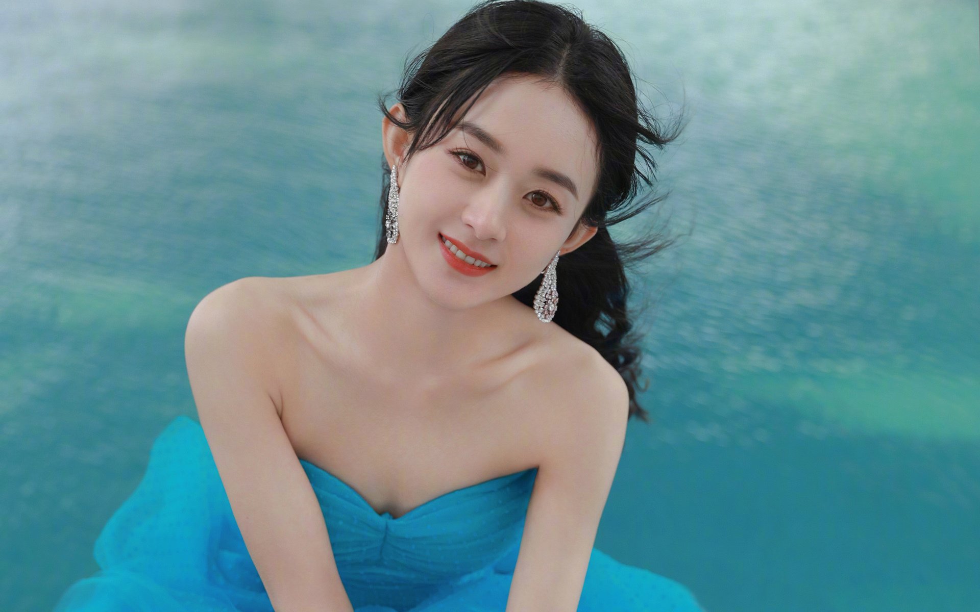 开云体育官网-钢铁脊梁，那不勒斯激战多特蒙德之夜，罗德里定义现代中场